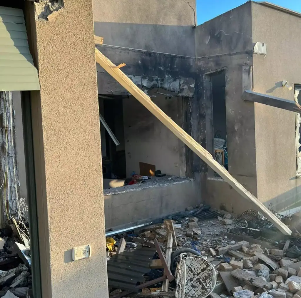 A home in Shtula hit by Hezbollah fire today.